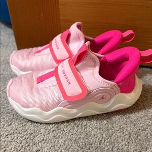 Jordan Kids Pink and Hot Pink Slip-On Sneakers